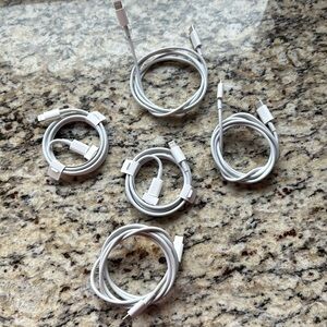 5 USB C to lightning cables.